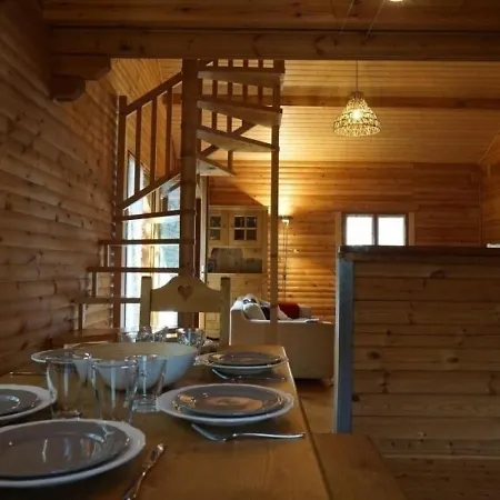 Chalet Chalet Barcelonnette, 5 Pieces, 10 Personnes - Fr-1-165a-86